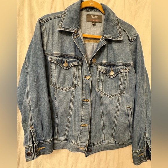 torrid Jackets & Blazers - Torrid denim jacket with stretch. Size 00/12.
